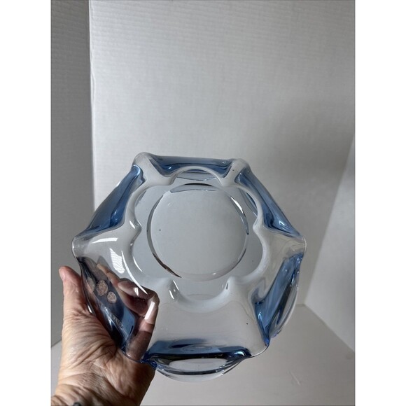 Lovely Blue Glass Flower Shaped Art Glass Bowl 8.75” Thick Blue Tinted Glass - Picture 6 of 6